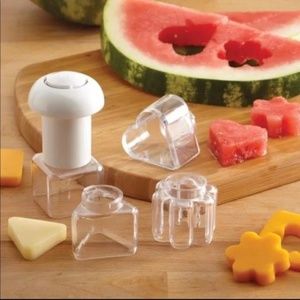 NIB Pampered Chef Fruit & Cheese Cutter #1131